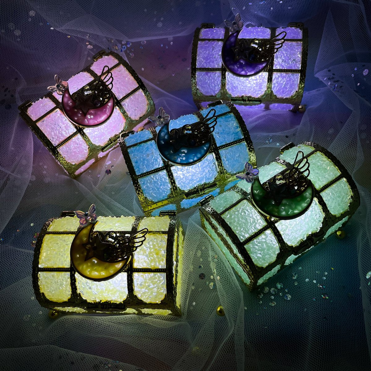 [RT event💖]

'달수정 보물상자 보석함 - 플로라' 를 
아이디어스와 스마트스토어에서 
만나보실 수 있습니다✨

아이디어스 - idus.com/sondochi
스마트스토어 - smartstore.naver.com/sondochi

RT 해주시는 분들 중 추첨하여 
달수정 보물상자 보석함 플로라를 
증정해드려요(색상랜덤)🎁♥️