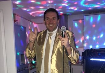 Heroic Carlisle fundraiser hands over £18,500 raised during lockdown to NHS cumbriacrack.com/2021/04/30/her…