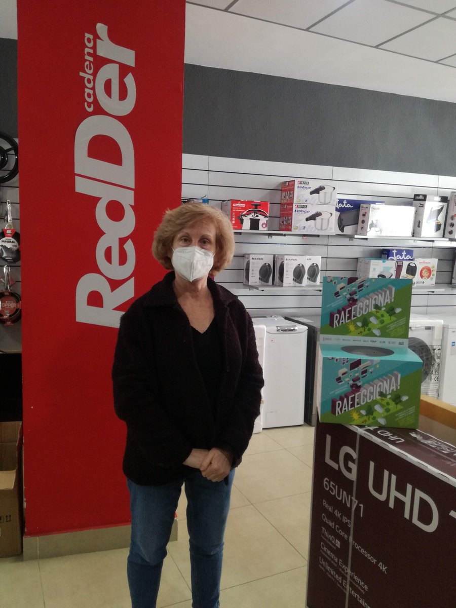 Arribem al final de #RAEECCIONA ♻️! I ho fem posant-li cara a algunes de les #botigues repartides per tota la #ComunitatValenciana que també han participat amb nosaltres! 🤩Véns a conéixer-los?📸En cada foto tens info per a #reciclar amb ells! facebook.com/raeecciona/pos…