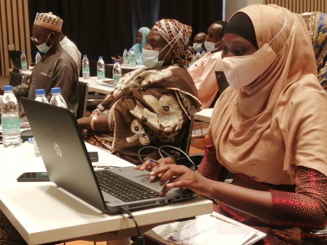 NigerJve's tweet photo. #Forum #VNR #Niger sur les #ODD @SDGaction
Cadre d'échange et d'évaluation des progrès en matière de mise en œuvre des #ODD par le #Niger
 #FPHN @ONU_fr
Notre Directeur @saniayoub à coanimer le panel sur l'#environnement #ODD12 #ODD13 https://t.co/EEqsYarKZ8
