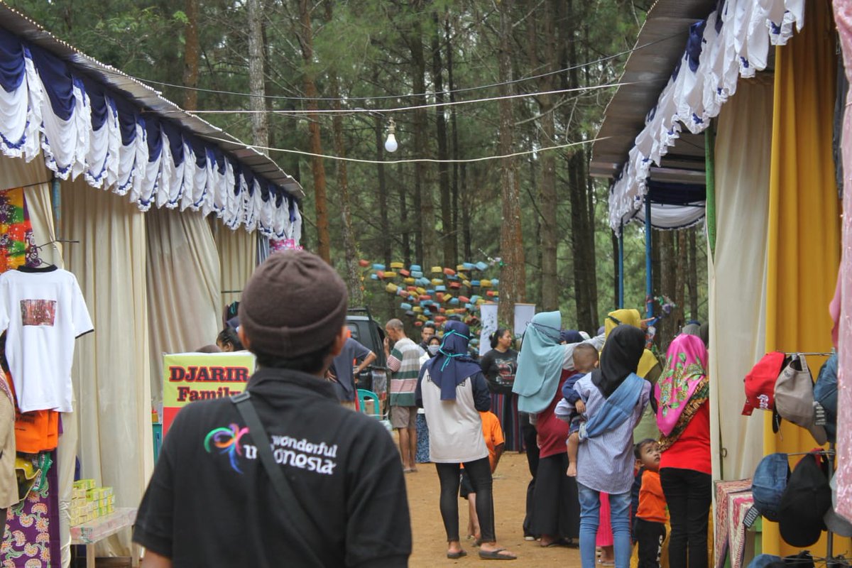 bukit besek tweet media
