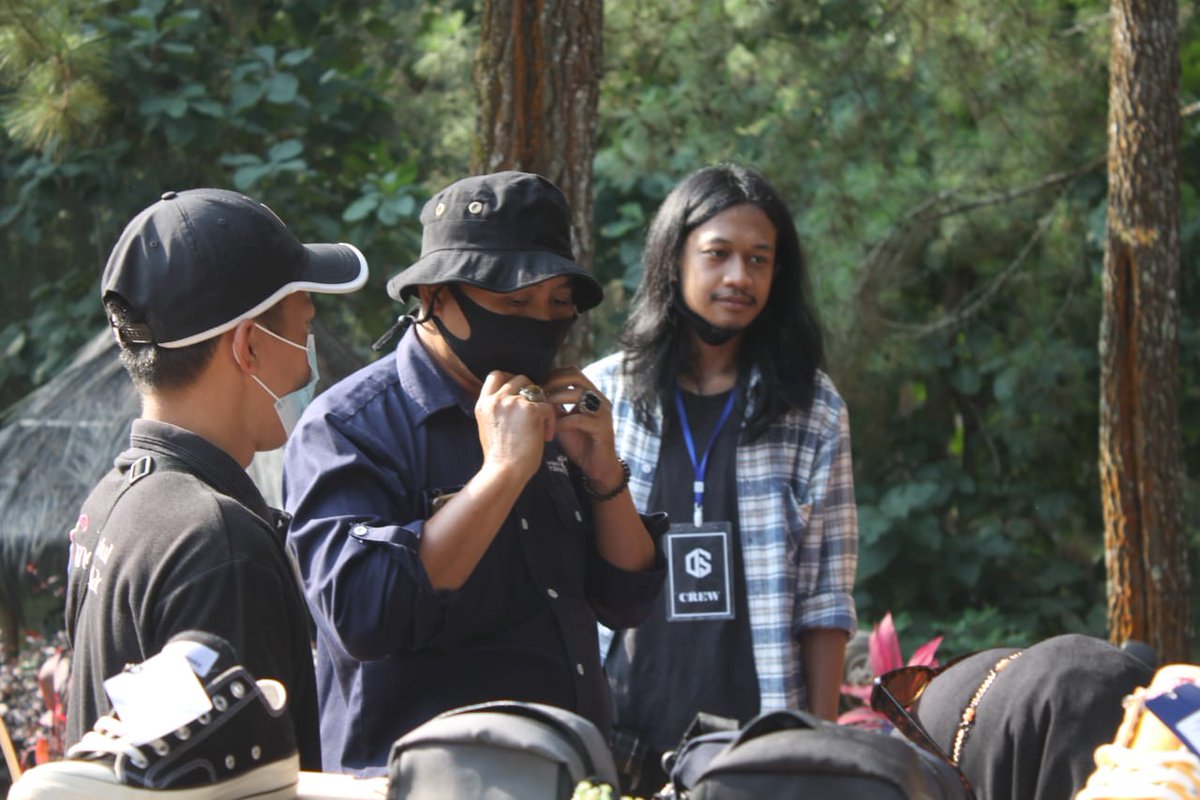 bukit besek tweet media
