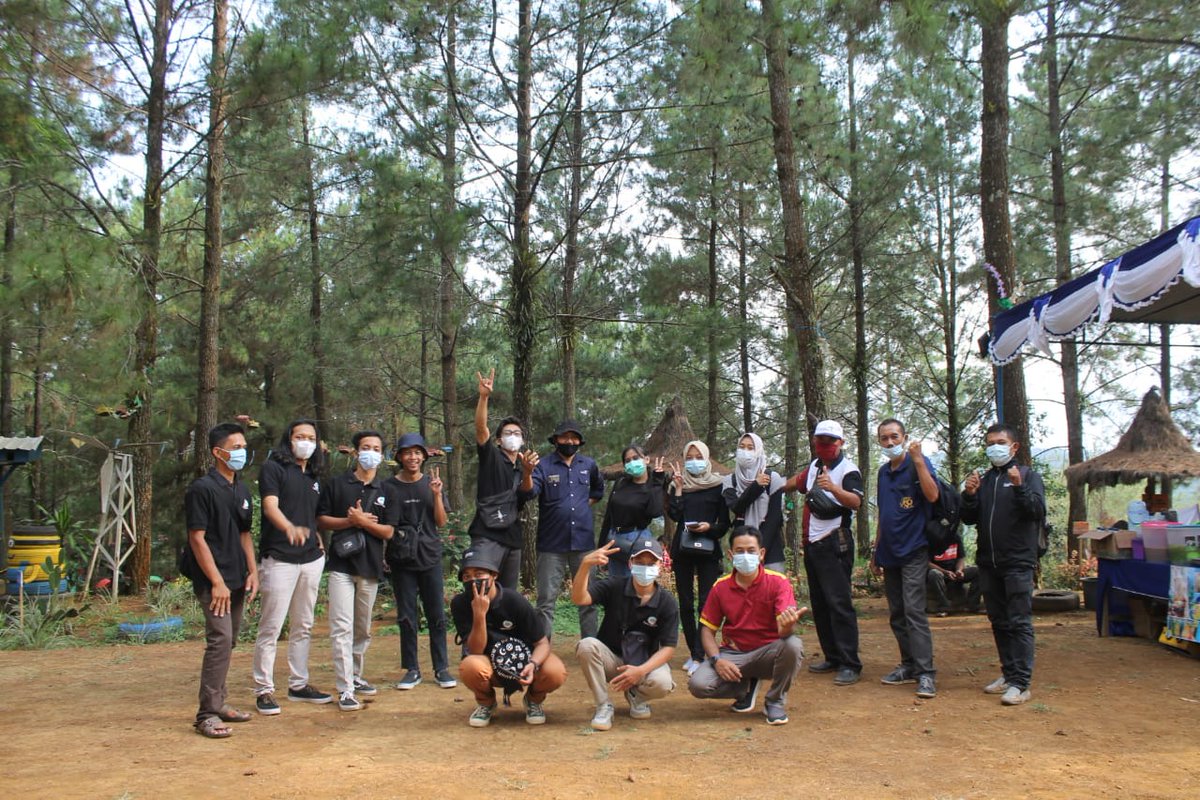 bukit besek tweet media