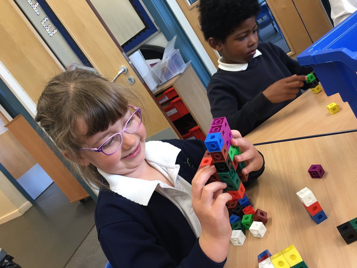 BegbrookAcademy's tweet photo. We are designers! The year 1 children explored making examples of domestic and industrial structures with different known construction materials. We can’t wait to explore more next week! #year1learning #gritpower https://t.co/D1CV4CnsXe