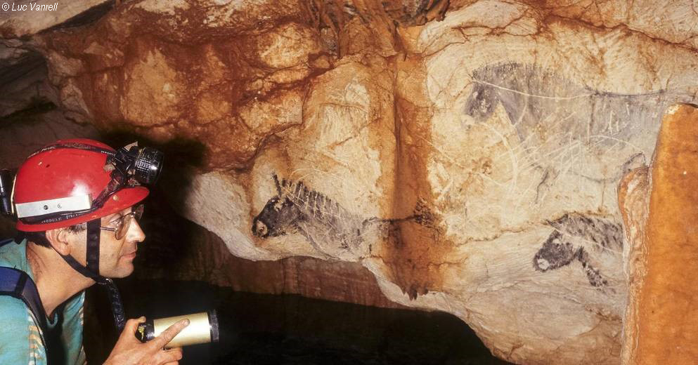 Research about the awesome cave art that this cave contains did not begin until 1991, being studied since then by the prestigious prehistorian Jean Clottes among others. http://www.aranzadi.eus/fileadmin/docs/Munibe/200503009022AA.pdf