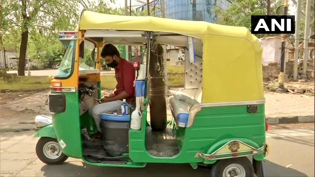 NaveedIRS's tweet photo. In Bhopal, an auto driver has converted his auto into an ambulance and takes patients to hospitals for free.

It is the compassion of the ordinary Indian which will help us sail through this nightmare. https://t.co/48YNJW8EuC