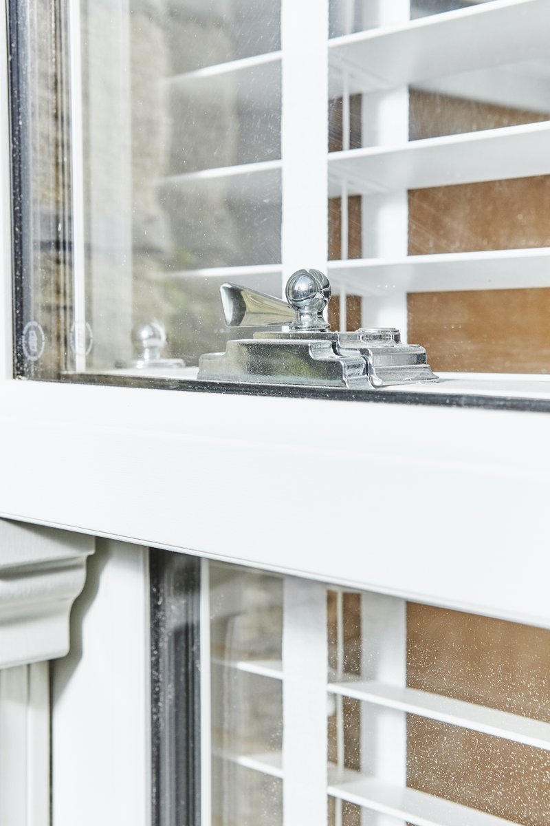 CarrsWindowsLtd's tweet photo. Don’t forget to ask about hardware and accessories when enquiring about windows and doors! Read more about the questions you should ask if you’re thinking of getting new windows and doors through the link: https://t.co/Slg9qqoBGm

#newblogpost #workshop #yorkshirebusiness https://t.co/pBH1NpKLVQ