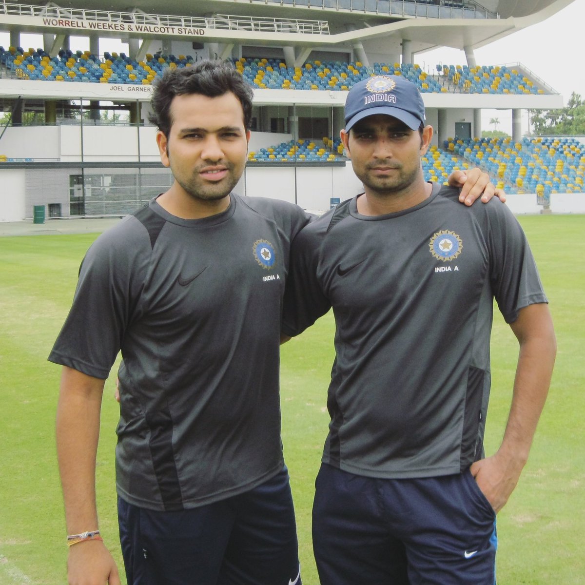 MdShami11's tweet photo. When we were young,we never know we get old. Now we have got a bit old , yet our friendship still hold and gold. Have a wonderful,healthy,happy birthday brother 🎂🎂🎂🎂🎂🎂 @ImRo45 #mshami11 #birthday #teamindia #celebration https://t.co/DqGfqfzn8W