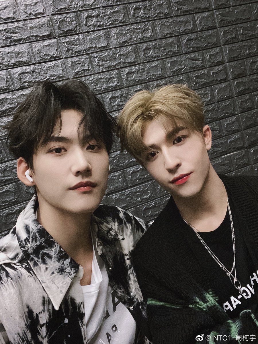 《  #kepat​ #เคอแพท 🍉🍑 》

Weibo : INTO1-周柯宇
ไปทำงานเช้านี้​ อารมณ์​ดีสุดๆเลยครับ🌐