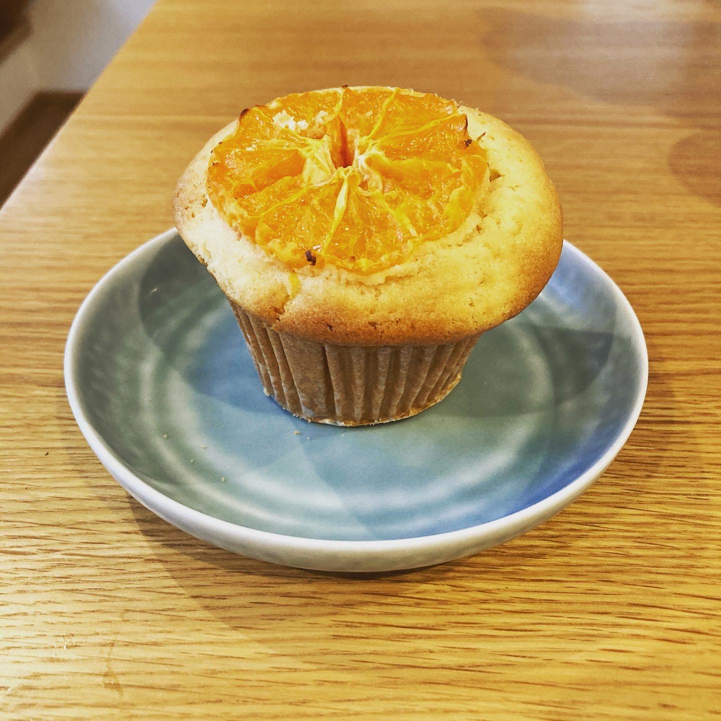 Mai 武蔵関のにべこはる菓子店 ちょっとお祝いも兼ねて家族3人で やっぱりおいしい 行く度に違うメニューなのすごいなぁ 購入したもの ラムレーズン練乳クリームといちごジャムのビクトリアケーキ 515 イチジクとチーズのスクエアケーキ 450