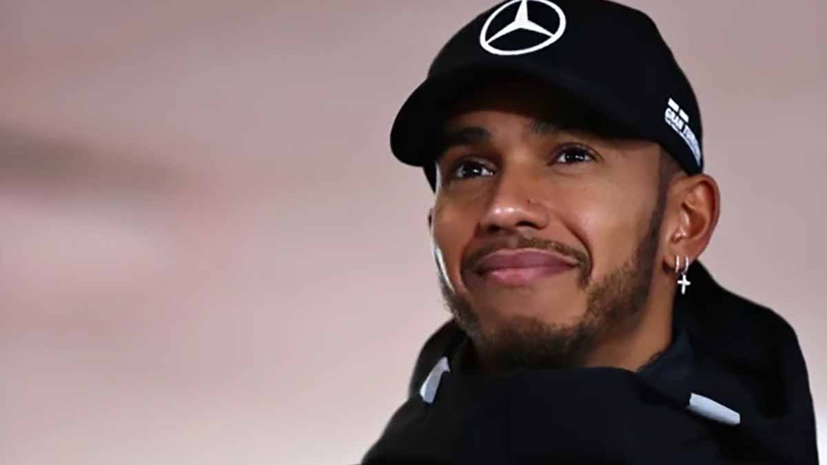Seven-time Formula1 World Champion Lewis Hamilton says he will stay off social media in support of this weekend's social media boycott. The Mercedes driver has called on companies to show more involvement in a fight eradicate online hate. https://t.co/VgGTxb2BSc
