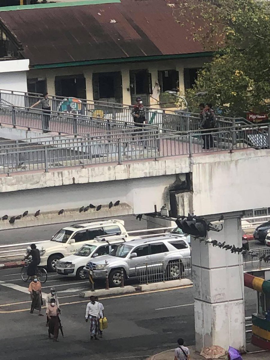 Junta troops were seen stationing on the Sule Bridge in downtown area of Yangon.
#Apr30Coup
#InternetShutdown
#WhatsHappeningInMyanmar