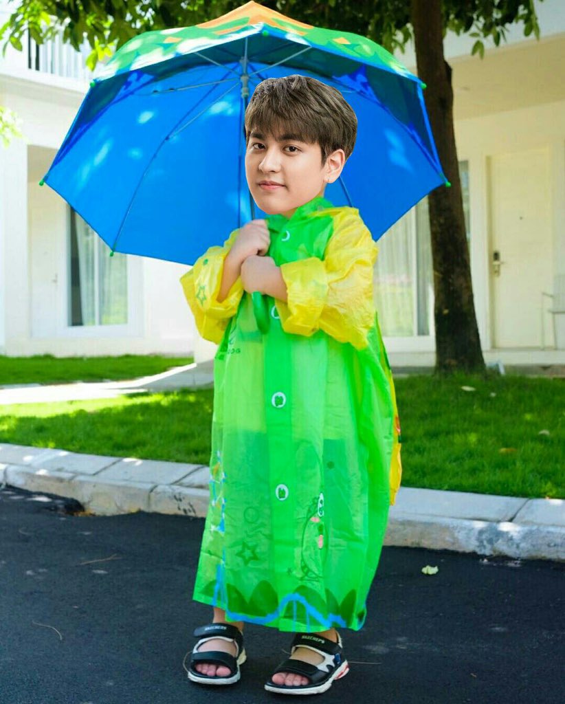 konchovy131's tweet image. chanwoo                       how ikonics                     
                                      see chanwoo