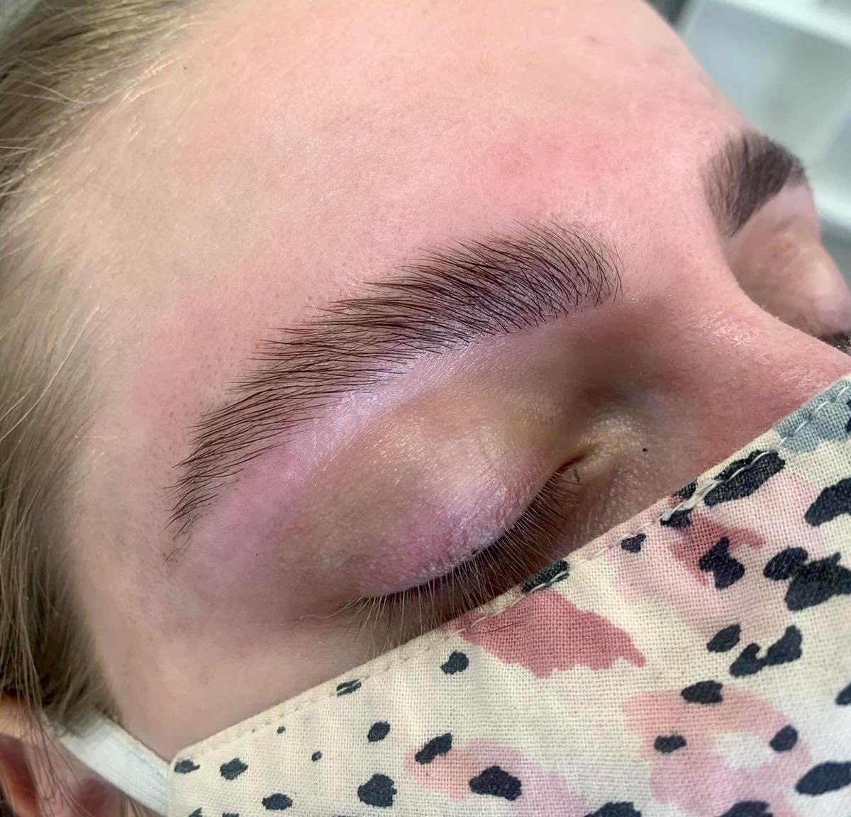 Tadaaah!💫 Amazing transformation. Book your Brow Lamination today poutbeautysalon.com
#brows #browlamination