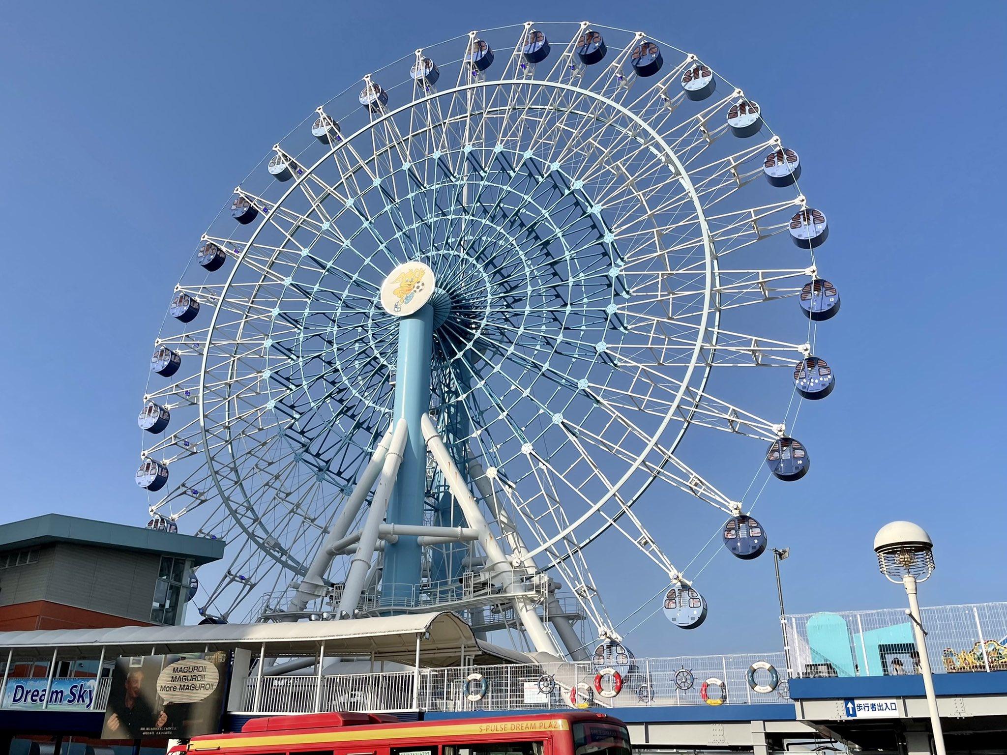 ジェットコースター男 公式 清水マリーナサーカス 静岡市に年ぶりに遊園地がオープン 4月28日に清水区ベイエリアに誕生したばかりの新しい遊園地で観覧車やジェットコースターもあります 子供向けのアトラクションがメインのファミリーで