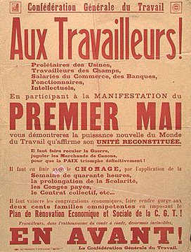 15) Si nous continuons ce survol des 1er mai les plus grandioses, nous voici en 1936, entre les deux tours de législatives qui déjà dessinent ce qui se confirmera, la victoire du Front Populaire.Réunis, les anciens Cgt et CGTU imposent un défilé massif.