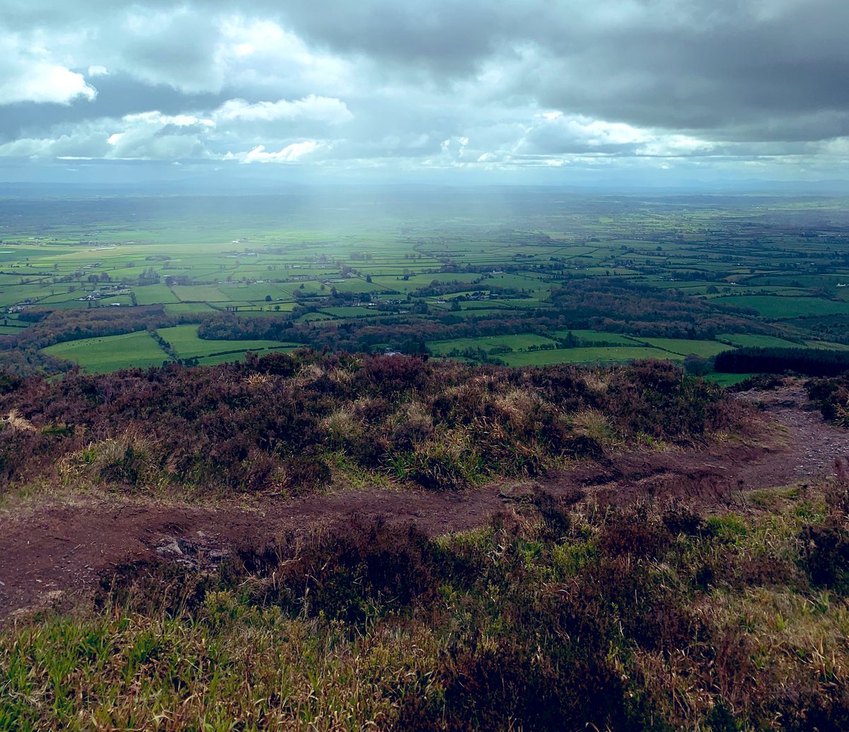 colmhuirecoed's tweet photo. More photos from the TY @wellbeing climb of the #DevilsBit mountain earlier this week #nature #spectacularviews #cmcoagobair @TipperaryETB https://t.co/vpcWAdkbth