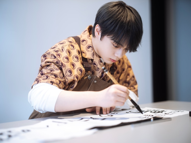 コミックナタリー Jo1 鶴房汐恩 アニメプロデューサーを目指す新連載 制作スタジオ アフレコ現場 音響制作会社などを見学し アニメ作りをイチから学ぶ T Co Tvok4n2iih Jo1