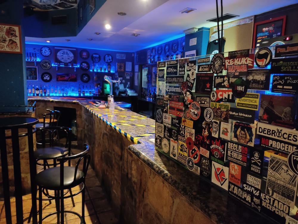 barescmprmtds's tweet photo. Let's go rock bar
📍Calle San Roque 51 (Parla)

Lets go es un bar punk rock situado en Parla. 100%antifascista, antirracista y antisexista.

Noches de ska ,hardcore, punk rock. Buena variedad de música en directo.

Amplia selección de cervezas! https://t.co/4lirwB5thB