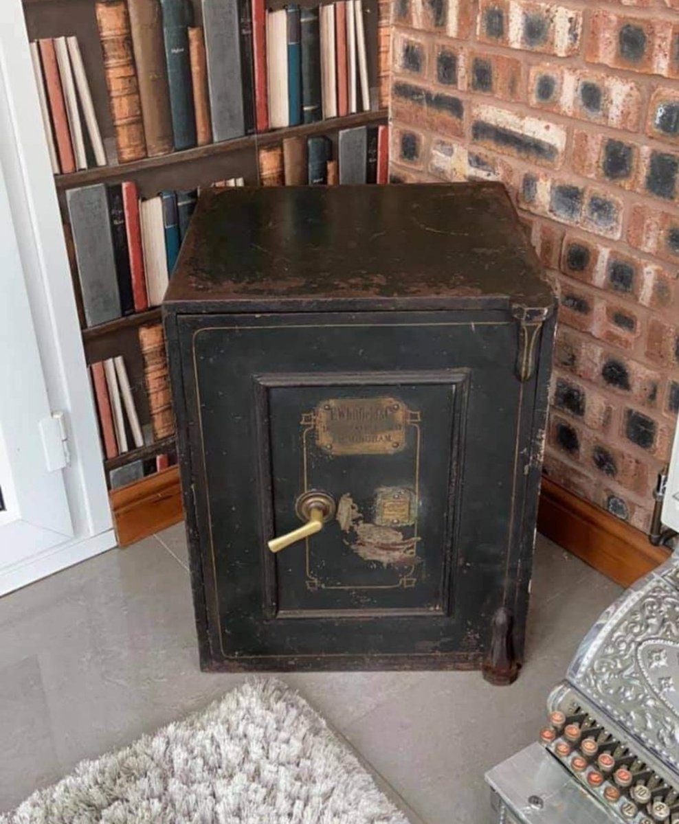 As a small family run business receiving feedback like this means the world to us 🥰
We're so pleased the customer was happy with the service they received &amp; we've got to say the safe looks great in its new home 🤩
💻 CornerFarmAntiques.com 
📞 01952 691543

#Antiques #Business