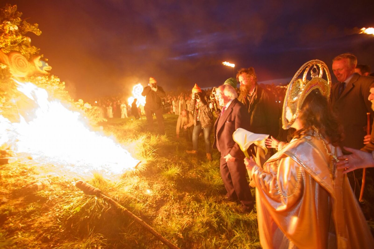 Tomorrow, 1 May, is #MayDay, Lá Bealtaine. In Celtic tradition, May Day marks the beginning of Summer, with the Irish celebration of Bealtaine, or the sun fire festival. Read more via: facebook.com/PresidentIRL/p… (Photos: president.ie/en/diary/detai…)