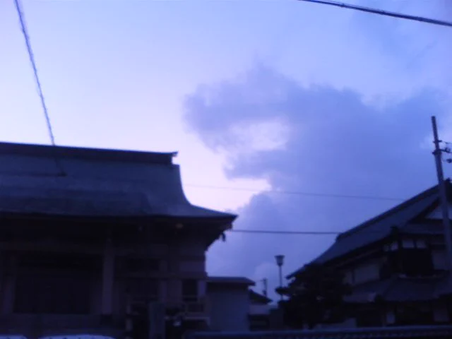@akinecoco987 12年ほど前に、ガメラっぽい雲を福井市内で見たことがありました。 
