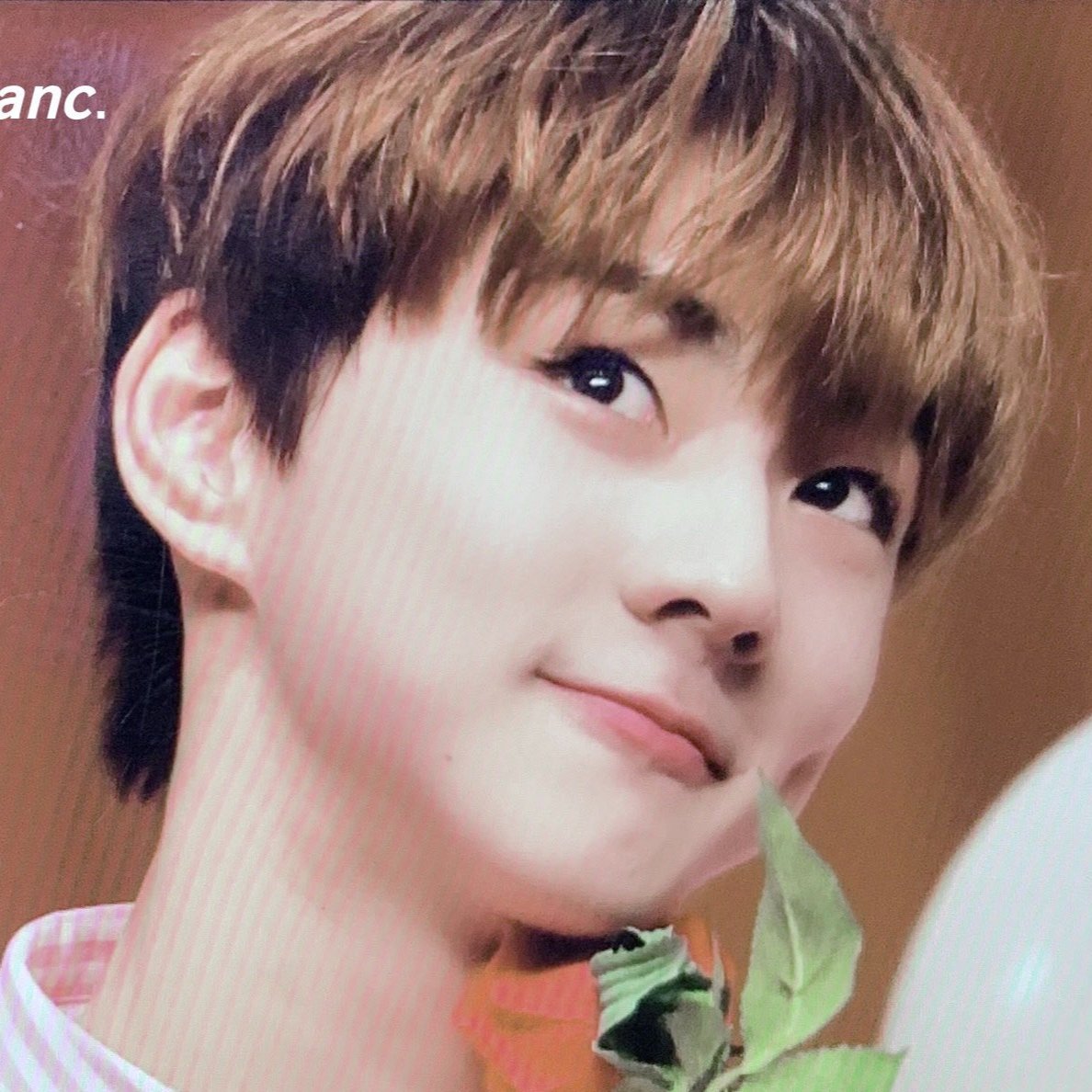 the leaves are poking his dimples too.. :((