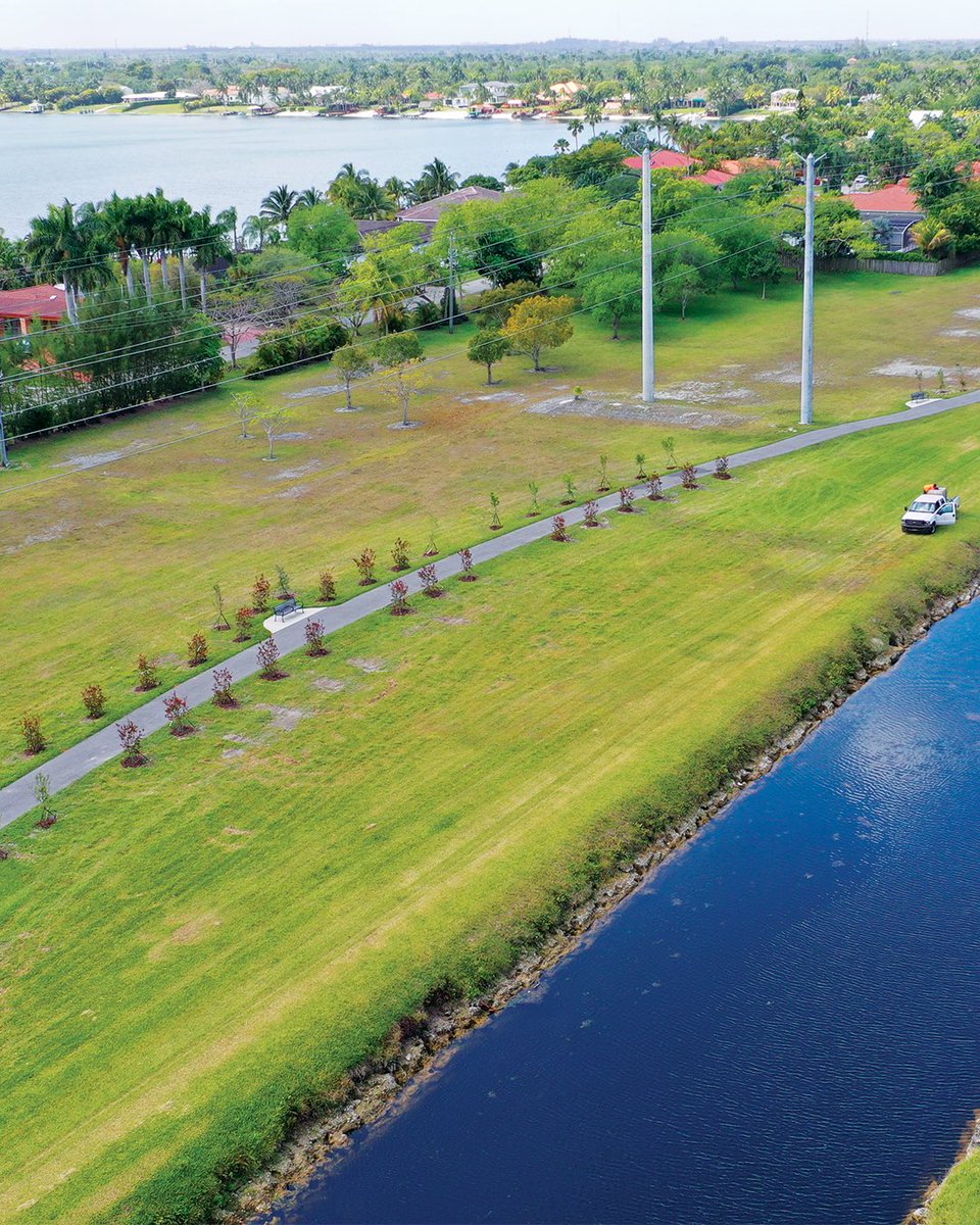 MiamiDadeParks's tweet photo. Thanks to our national partner, the @arborday, and our amazing sponsor @FedEx, our @MillionTreesMIA was able to plant 130 trees to line the walkway at Briar Bay Linear Park! This enhancement transformed the experience for the surrounding community.☺️🌳 Happy #ArborDay!🌲 #Tree05 https://t.co/Eor7BImDNI