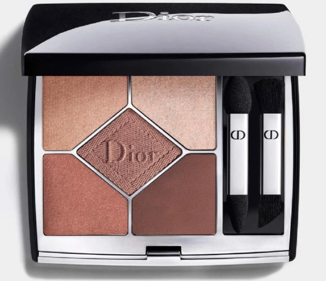hairmakemidori's tweet photo. Diorサンククルールクチュール429と439が発売❤️6月29日オンライン先行販売‼7月2日発売予定🎵狙ってます🤗使いやすそうなカラー✨
#dior #DiorMakeUp #Diormake #サンククルールクチュール #アイシャドウ https://t.co/4SPaRgpXe5