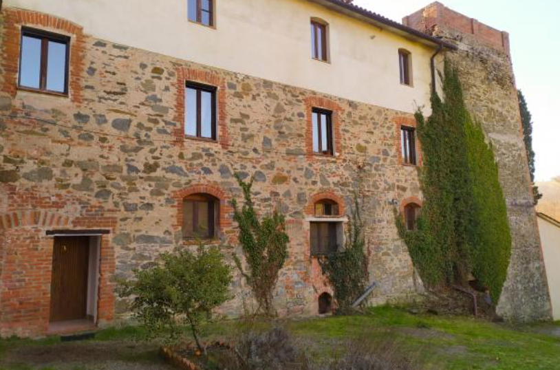 ItalyMagazine's tweet photo. This hospitality business for sale in Citta della Pieve (Umbria) includes a historic palazzo with 8 apartments, a separate annex apartment, lovely garden with swimming pool, wood-burning oven, carport and ample guest parking. https://t.co/ooXoFPFlh1 #propertyinitaly #livethedream https://t.co/kv4pj3yZSg