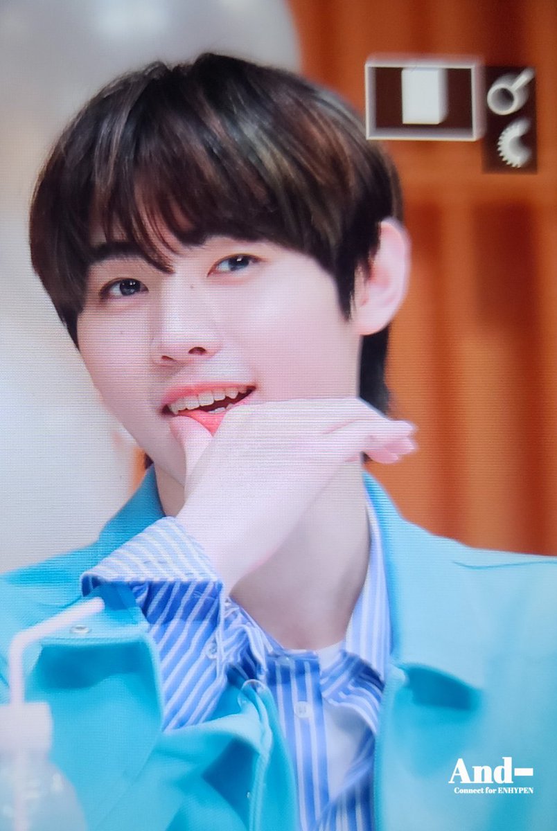 these ones https://abs.twimg.com/emoji/v2/... draggable=