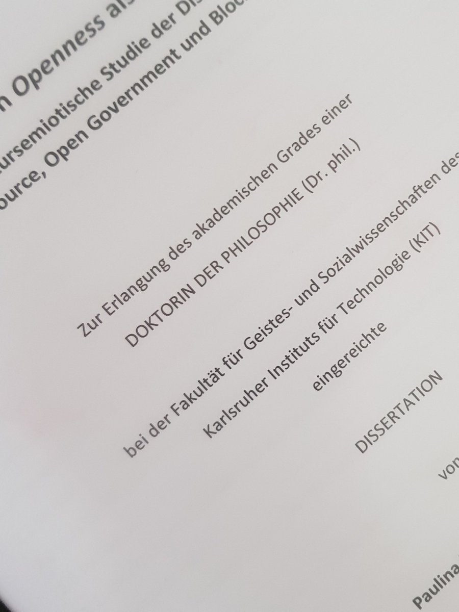 Submitted 🤗🥰😱🤯🤓 #submitted #phdthesis #phdlife #dissertation #doktorarbeit #openness #opensource #blockchain #opengovernment #kultursemiotik