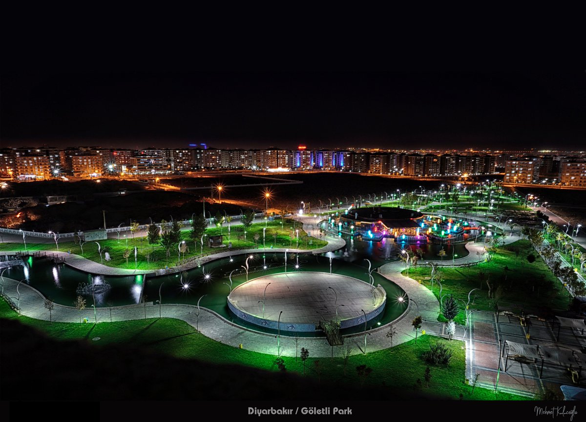 Diyarbakır'ın tanıtımı için her zaman fotoğraf konusunda Müdürlüğümüze destek sunan başta Mehmet KILIÇOĞLU hocamıza ( <a href="/egitim2006/">Mehmet KILIÇOĞLU</a> ) ve <a href="/Fotono21/">Fotono21.Fotograf.Dernegi</a> derneğine sonsuz teşekkür ediyoruz.