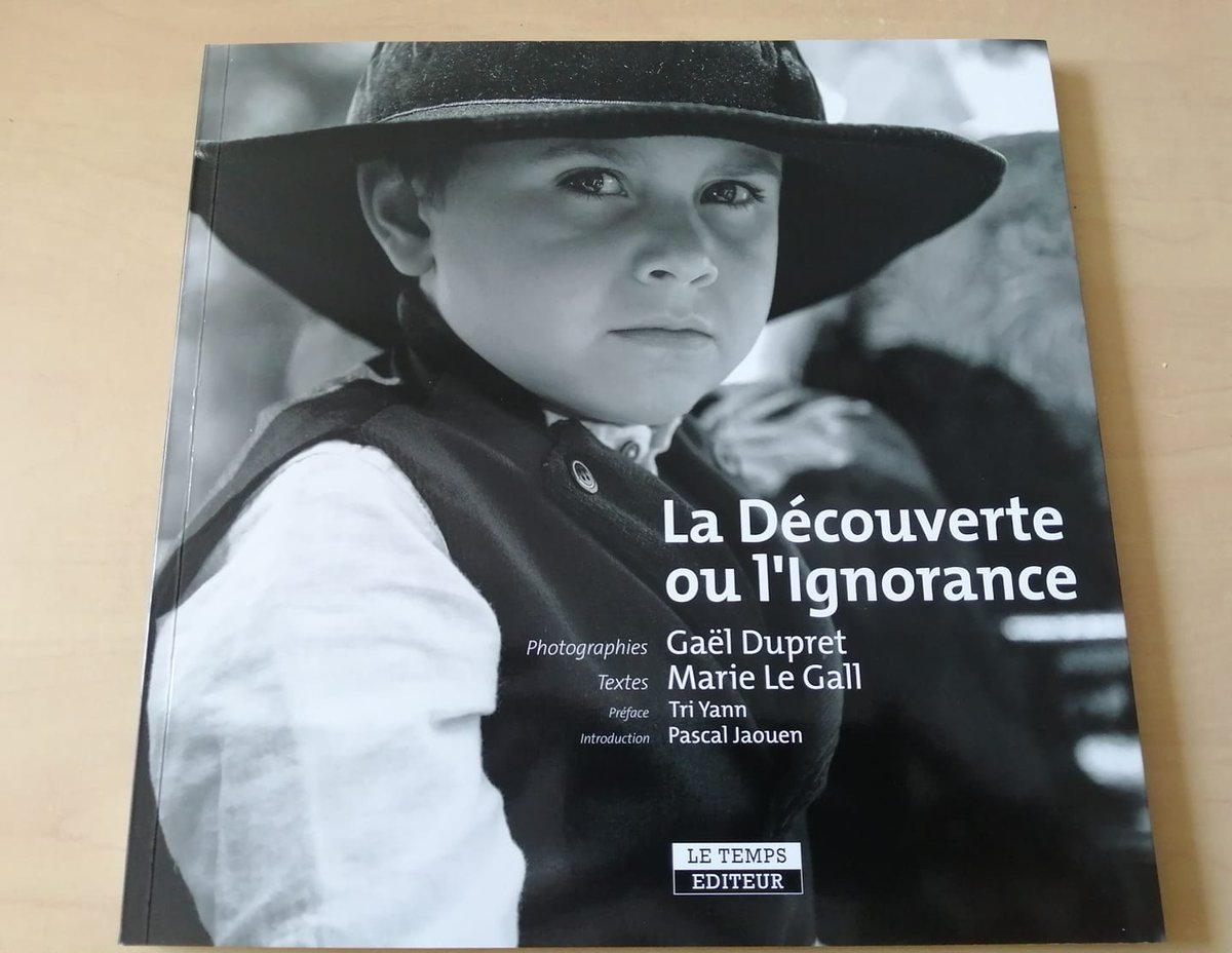 ti_vro's tweet photo. Magnifique ouvrage reçu aujourd'hui @ti_vro
Trugarez @GaelDupret @tjamet2
#etrebreton #breizh #bretagne
https://t.co/VEpUmInArH
https://t.co/E1mJgyDExM https://t.co/Kx52jUfjFO