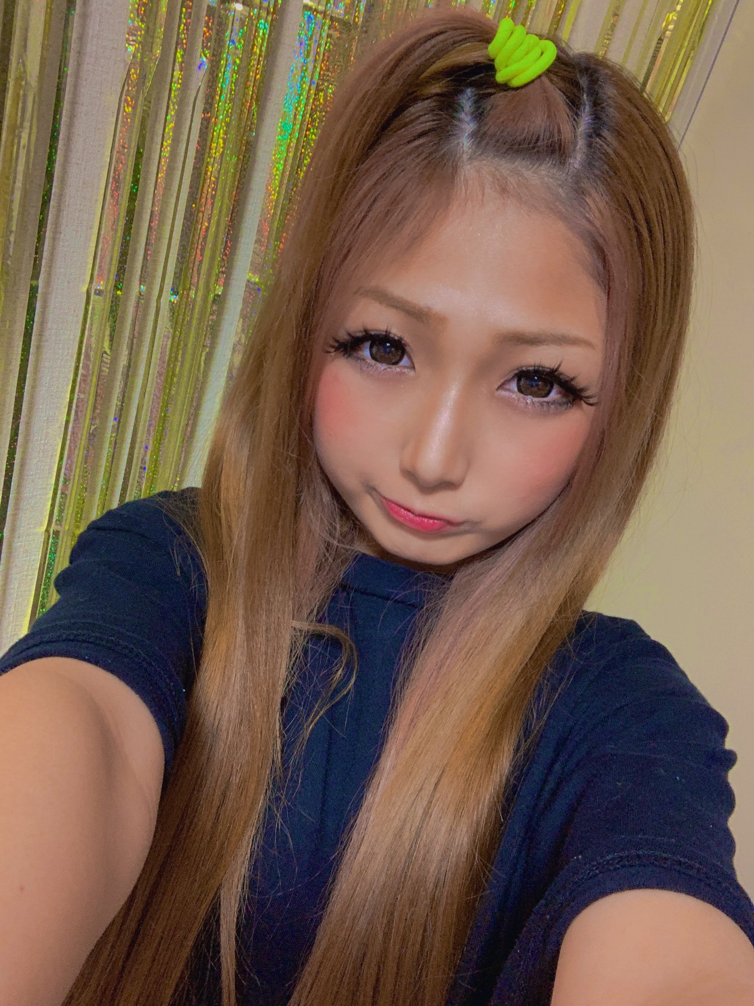 じゅな もっとギャルっぽいメイクしたくてやってみたが つけまむずいし アイテープ見えすぎ 黒いファンデないからシェーディング塗ったくった しかもなんか幼くなった 笑いつもとどっちが良い T Co Edievzp6jm Twitter