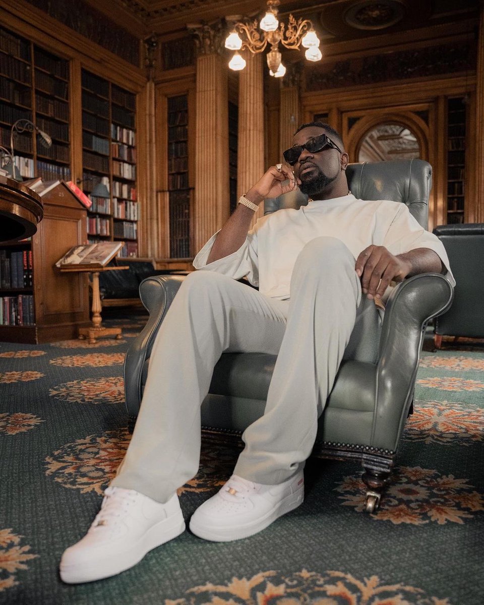 EfyaKese's tweet photo. Africa Best Rapper🤝🔥🔥 @sarkodie https://t.co/b5YrFIehjk