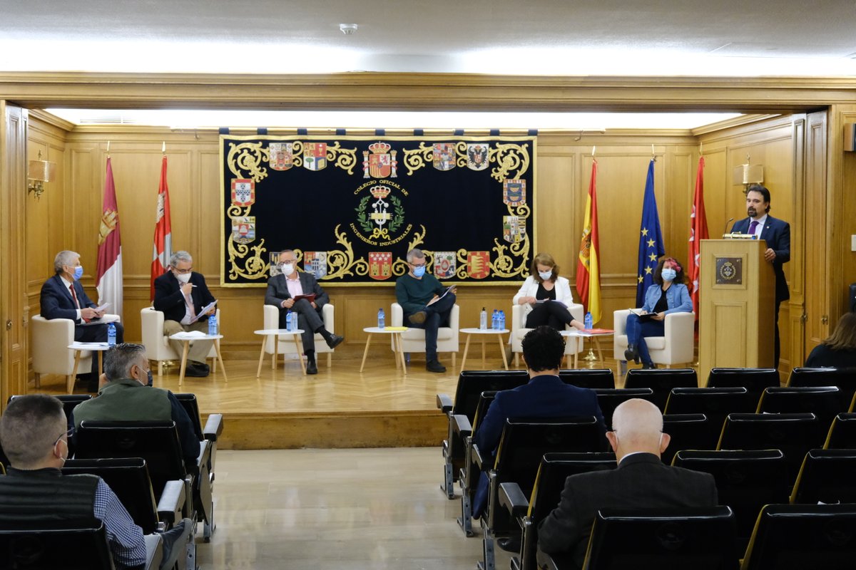 COIIM's tweet photo. La metodología Lean Healthcare irrumpe en el debate sobre la sanidad madrileña.

➡️ Fue una de las protagonistas del debate político sobre #infraestructuras e #ingeniería sanitaria celebrado hace unos días en el Colegio.

🌐 https://t.co/9x3fViGpG4 https://t.co/feUXbjG03X