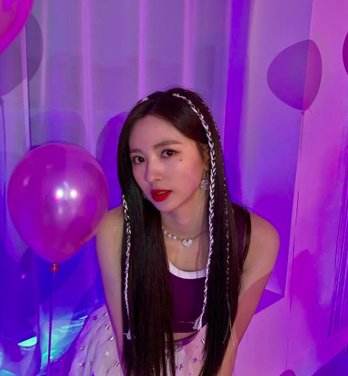 #StanWorld  #CherryBullet  @cherrybullet i wonder if people look at jiwon and want to be her