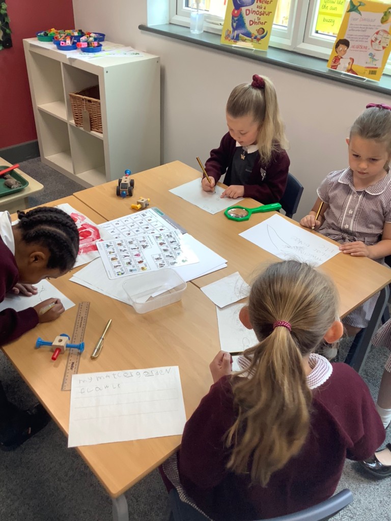 lakelandsprima1's tweet image. Today the children found a beetle in the classroom. We put it safely in a pot and looked at it closely with a magnifying glass. We talked about how it looked and drew pictures. We then spent some time looking through our bug book to see if we could identify it #EYFS #EYFSwriting