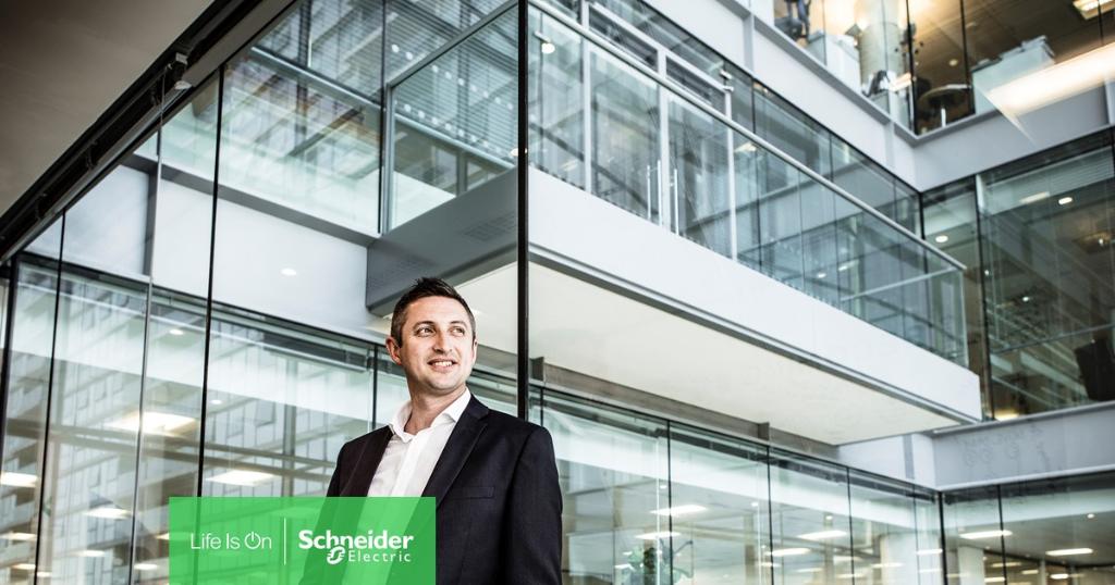 In this recent interview, @Digitalinfranetwork , spoke to Marc Garner, VP of Secure Power Division, Schneider Electric about the #DataCentre sectors growing  #sustainability agenda and how that will shape the future landscape.  spr.ly/6014HA2Kg #LifeIsOn #efficiency