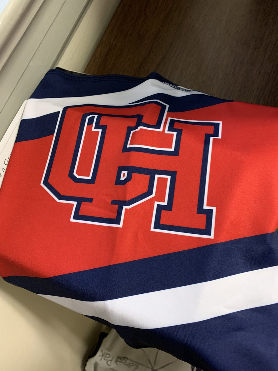 CHMSBaseball's tweet photo. 🚨🚨CH neck gaiter giveaway! To enter, make sure you do the following:
1. Follow
2. Like
3. Retweet
4. Will give away when we hit 60 followers!
#CHMSBaseball https://t.co/18miu4uOBd