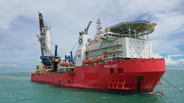 detikcom's tweet photo. #Foto Kapal selam KRI Nanggala-402 akan diangkat dari kedalaman 838 meter. Kapal selam ini nantinya akan diangkat kapal canggih yaitu Kapal Timas DSV 1201. Ini potretnya!

Baca beritanya di https://t.co/Nlsy0VtKnO
Foto: Istimewa/dok.Timas https://t.co/7UlQ7cJdh0