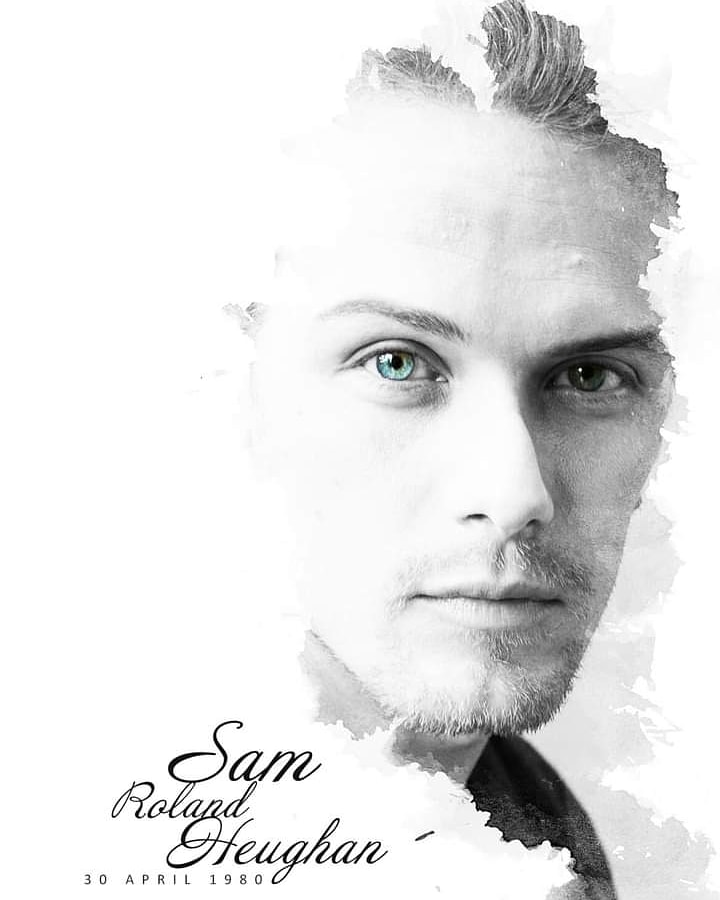 Happy Birthday Sam Heughan!!!
May God bless you always, thanks for delighting us with your characters !!!         