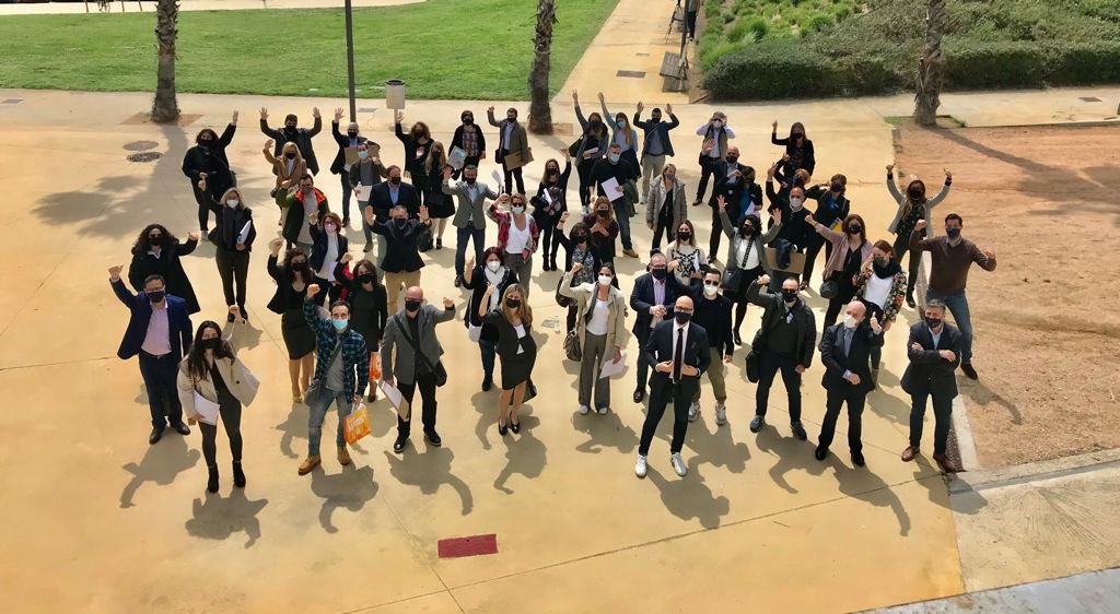 📲Presentació de projectes i lliurament de diplomes del Pla de transformació digital de <a href="/lloretturisme/">Lloret Turisme</a>. 
👥Formem part del tribunal on s'han presentat 14 projectes de digitalització i hi han participat professionals de 52 allotjaments i 4 agències de viatges del municipi.