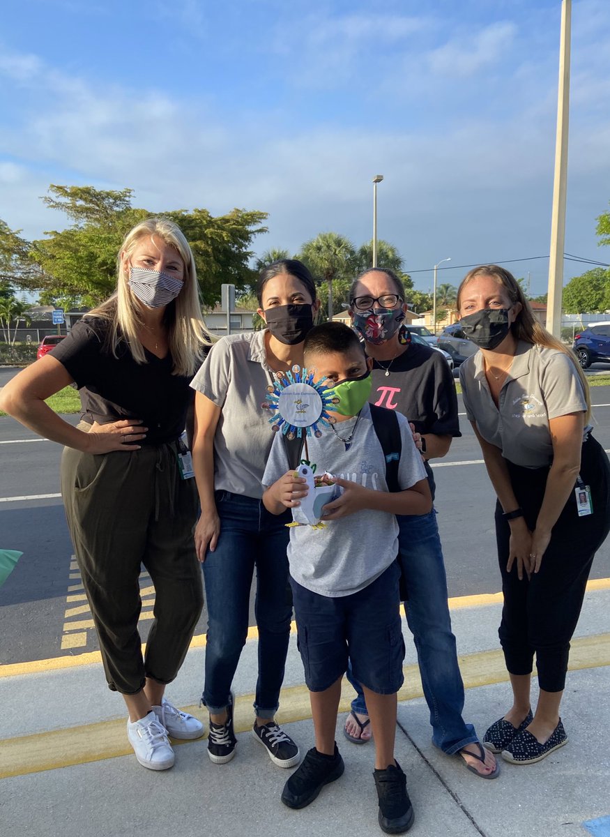 CrystalL239's tweet photo. 🌼🌼Amazing morning @GGEseagulls STEAM STARTERS!!Create a FLOWER out of recycled materials!! 🌻🌻 https://t.co/vUU0iFSzKB