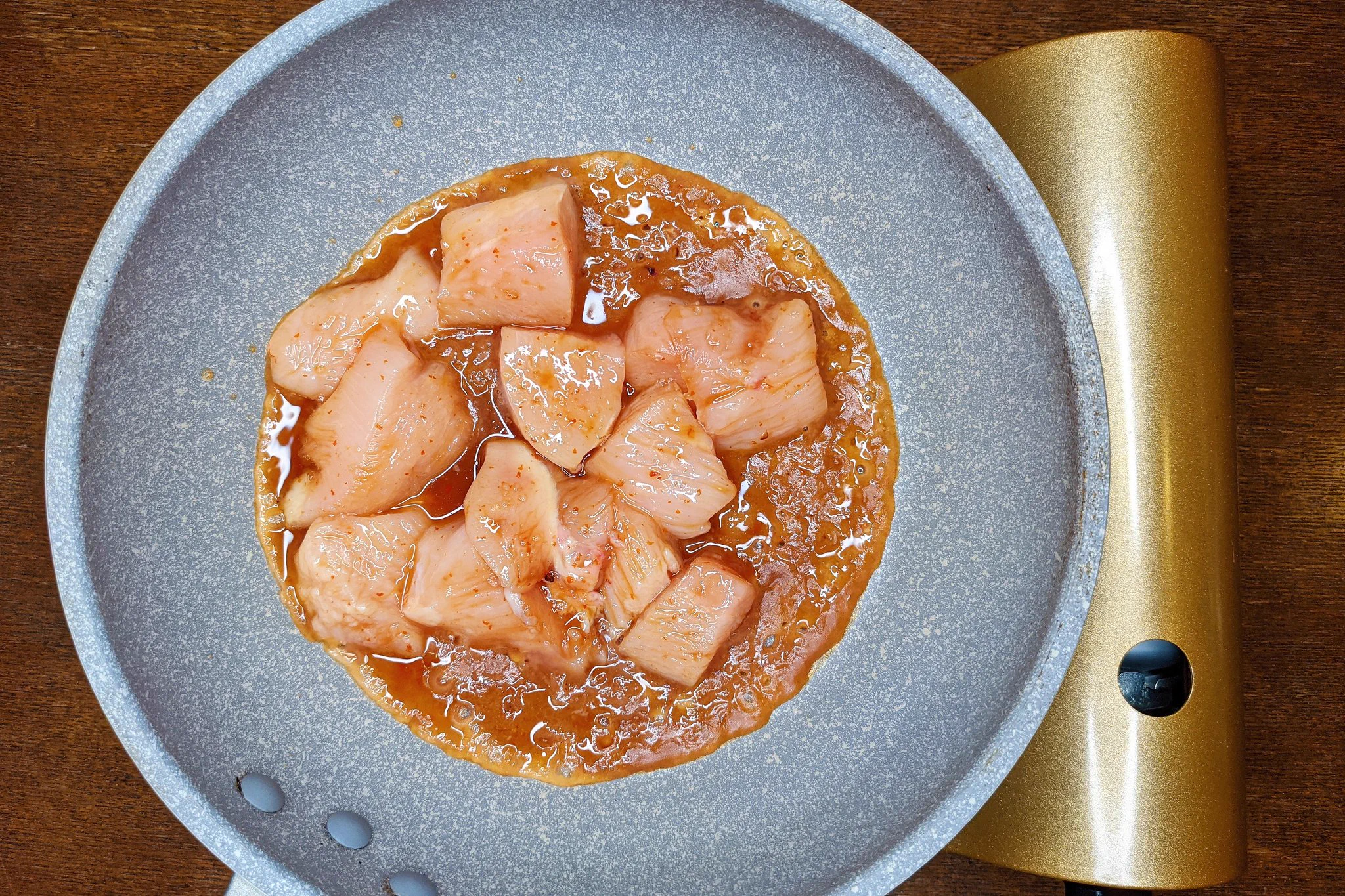 とっても美味しそう！鶏むね肉を使った丼ものレシピ！