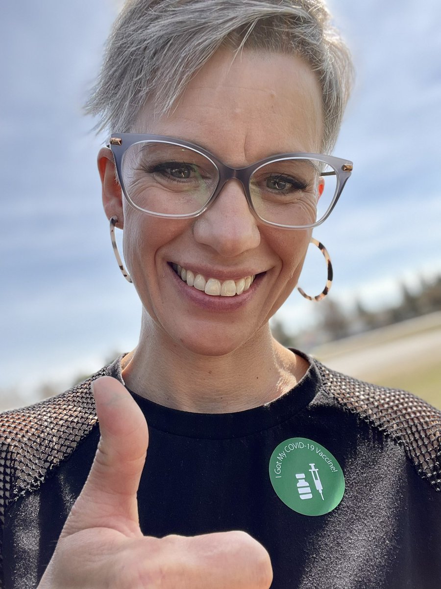 joaniemc75's tweet photo. #jabsforhunger thanks for donating 3 meals at the Regina for bank with every vaccine selfie https://t.co/94wSFVPQHV