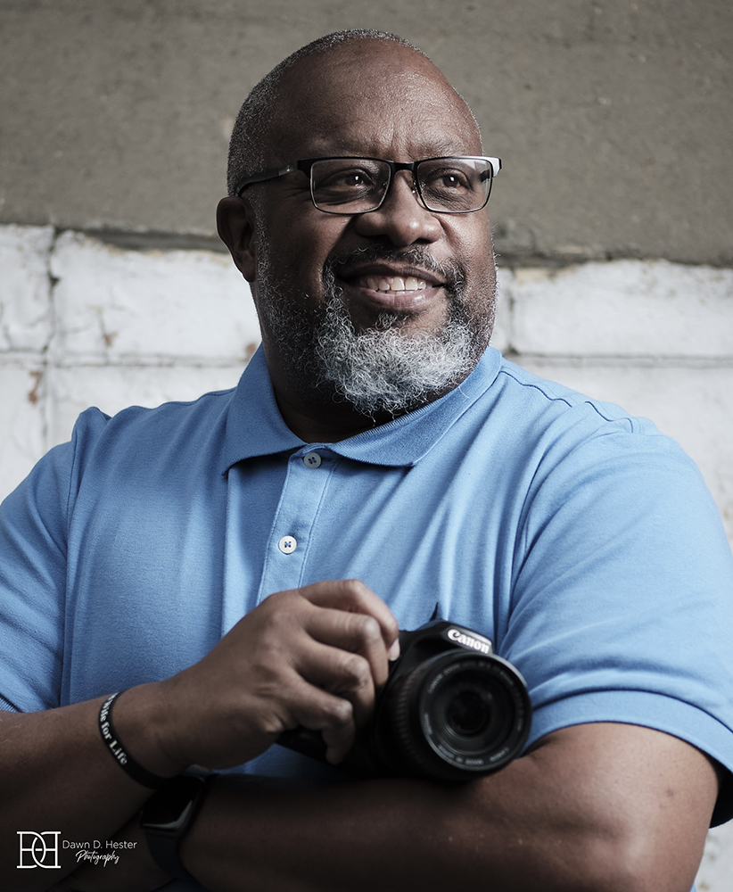 Always enjoy photographing another photographer. Fujifilm X-H1, 50mm f/2. @blackfemphotogs @theblkgaze  @BlkWomenPhoto  @FlakPhoto @FujifilmUS #bfp #blackfemalephotographer #photographer