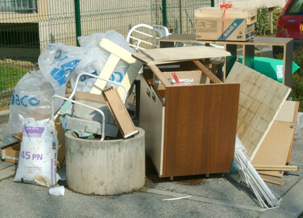 optima_rennes's tweet photo. 2020, très bonne année @optima_rennes concernant sa mission de #Gestion des #encombrants pour @Aiguillon_SAhlm . Au total c'est quelque 73 tonnes de déchets collectés l'année dernière à #Rennes ! #mieuxvivreensemble https://t.co/zJf93iv1Hr