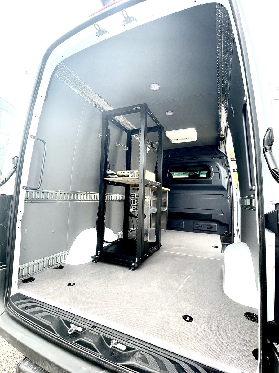 MobileColdSol's tweet image. Another 4x4 Sprinter upfitted with Legend Duratherm wall/ceiling/door liners, a road power 8000w generator system, rack with vibration isolator feet, @RangerDesignInc workbench, fuse box &amp;amp; receptacles, LED lights, e-track, and a low profile rooftop AC unit.